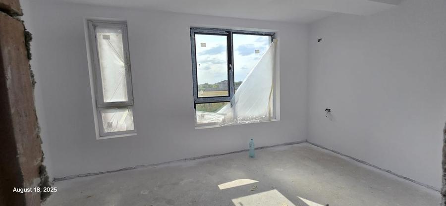 Duplex cu 4 camere cu Canalizare în Vest