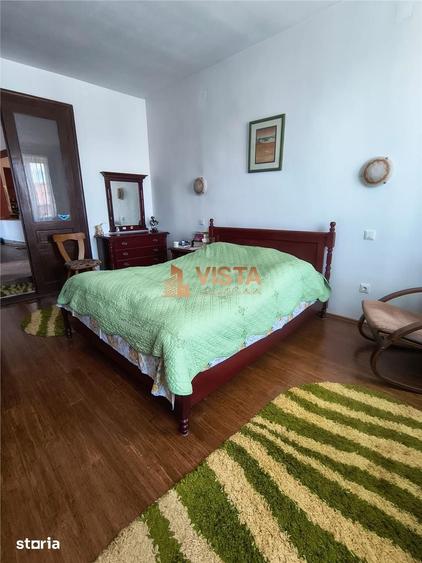 Casă cu 4 camere decomandat cu Teren 2300 Mp în Central