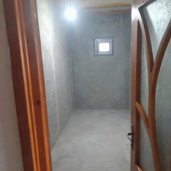 Casă cu 5 camere cu Teren 553 Mp în Stupini