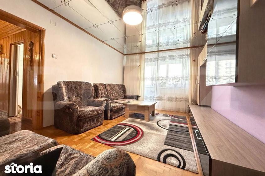 Apartament cu 4 camere decomandat, mobilat în Valea Cetății