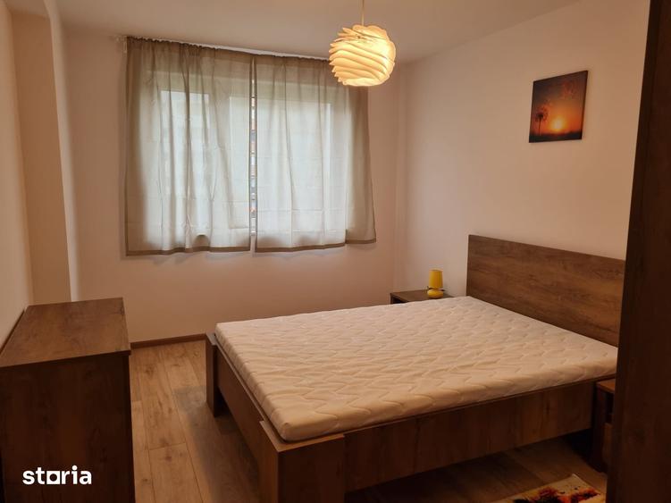 Apartament cu 2 camere decomandat în Tractorul