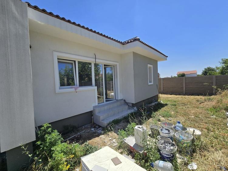 Duplex cu 3 camere cu Canalizare în Moșnița Nouă