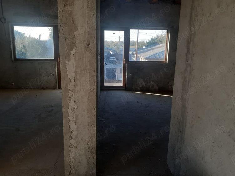 Casă cu 5 camere cu Teren 250 Mp în Buzaului