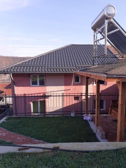 Casă cu 4 camere cu Teren 1000 Mp în Central