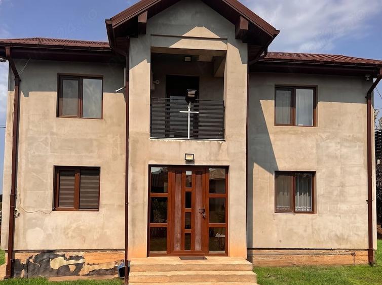 Casă cu Teren 2194 Mp în Radu Vodă