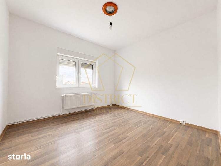Apartament cu 3 camere în Torontalului