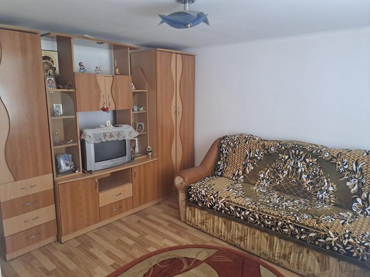 Casă cu 3 camere cu Teren 70 Mp în Valea Seacă