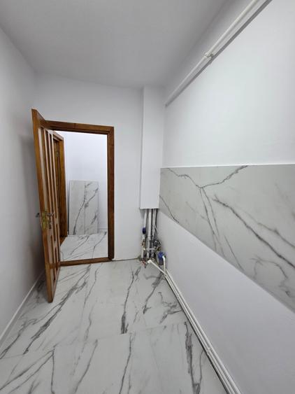 Apartament cu 2 camere semidecomandat în Adjud