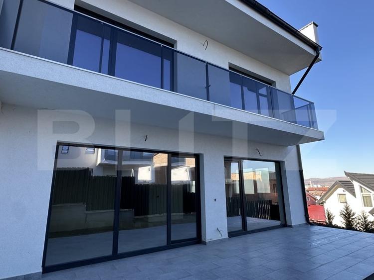 Duplex cu 4 camere cu Teren 370 Mp în Dezmir