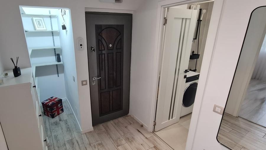 Apartament cu 2 camere decomandat în Eroii Revoluției