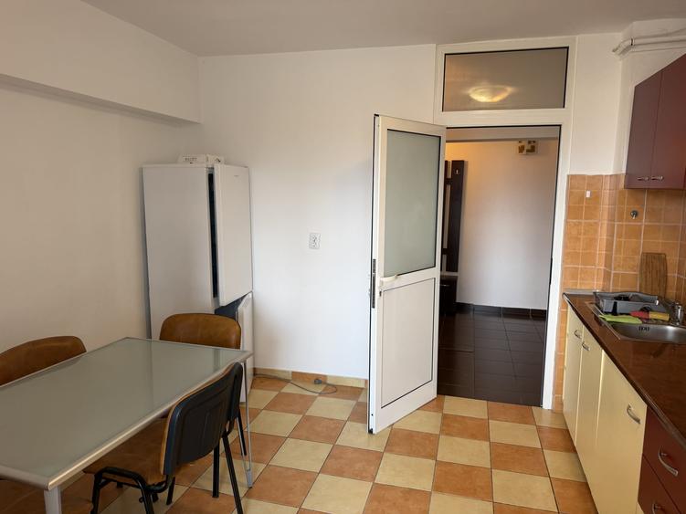 Apartament cu 2 camere decomandat, mobilat în Mihai Viteazul