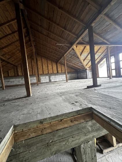 Casă cu 4 camere în Vânători