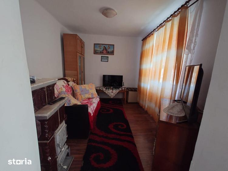 Casă cu 4 camere decomandat cu Teren 7650 Mp în Buceș