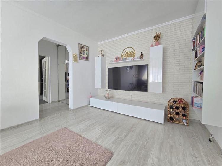 Apartament cu 2 camere semidecomandat în Iosia-Nord