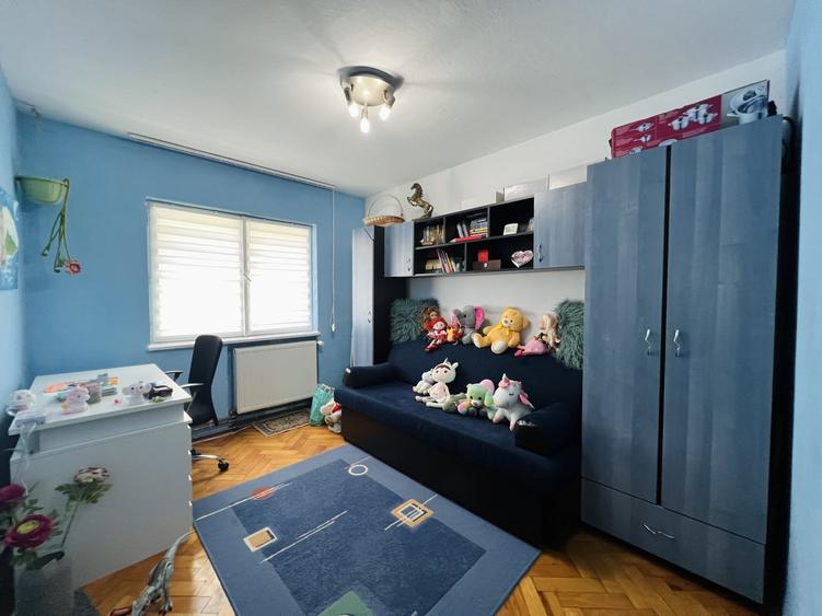 Apartament 3 camere, etaj 3, boxa - zona Torontalului - 14