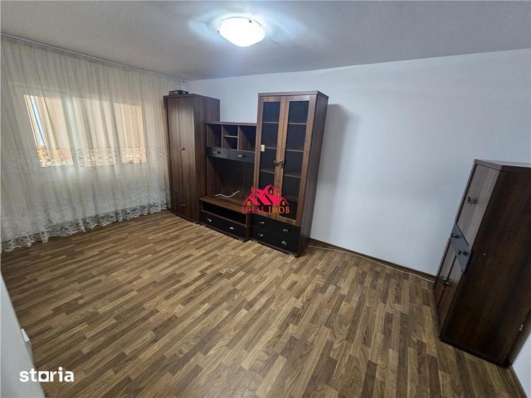Apartament cu 2 camere decomandat în Republicii