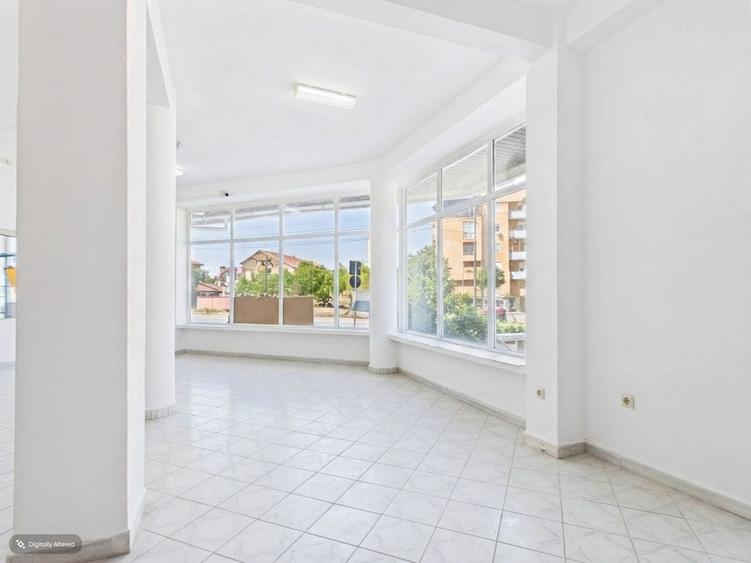 Spațiu comercial, de 265 mp, în Rogerius