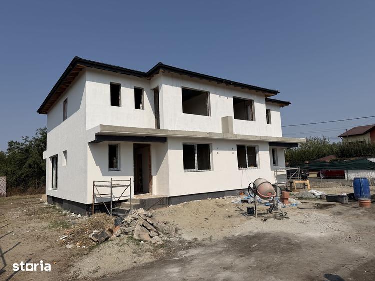 Casă cu 5 camere cu Teren 300 Mp în Cornetu