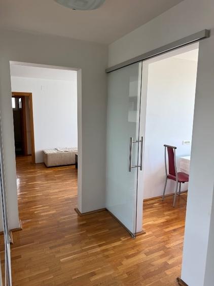 Apartament cu 2 camere semidecomandat, mobilat în Titan