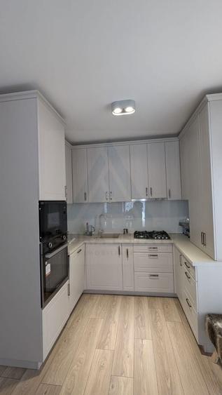 Apartament cu 3 camere decomandat, mobilat în Șelimbăr
