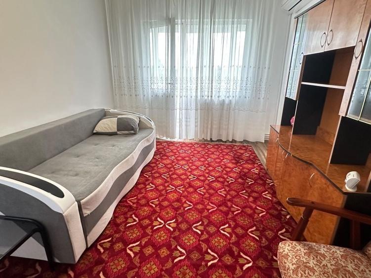 Apartament cu 2 camere semidecomandat în Micro 14