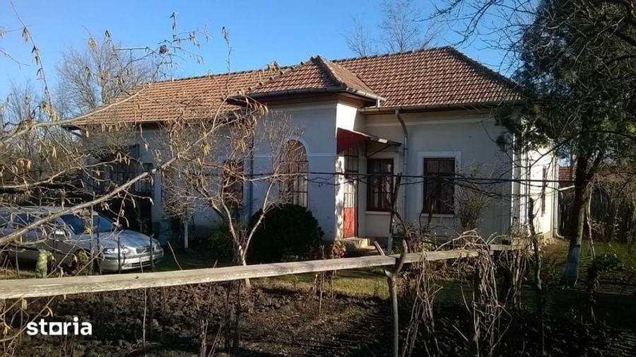 Casă cu 4 camere cu Teren 110 Mp în Giubega