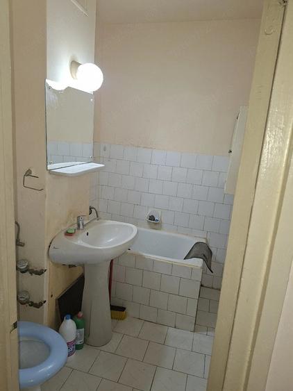 Garsonieră decomandată în Central