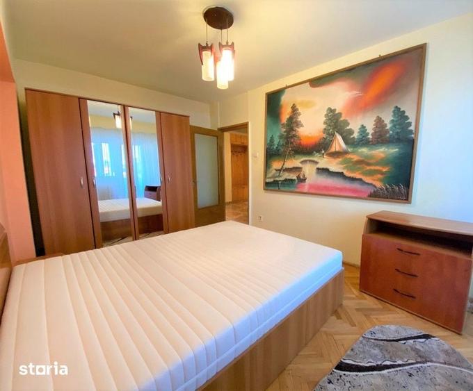 Apartament cu 3 camere decomandat în Zorilor