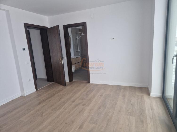 Casă individuală cu 4 camere cu Canalizare în Cristian