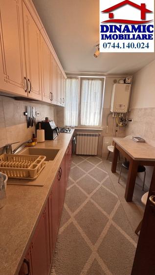 Apartament cu 2 camere decomandat în Central