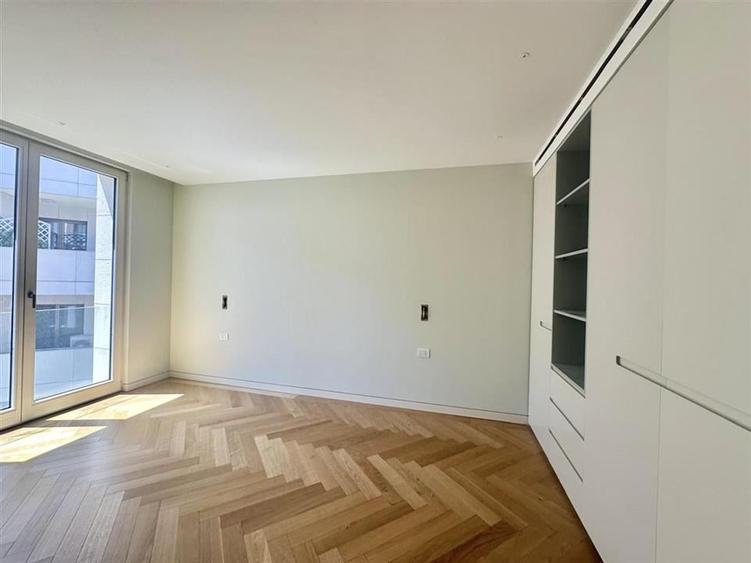 Apartament cu 5 camere decomandat, mobilat în Central