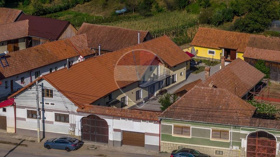Casă individuală cu 6 camere cu Piscina în Mândra