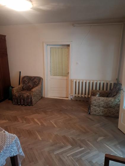 Casă cu 5 camere cu Canalizare în Palazu Mare