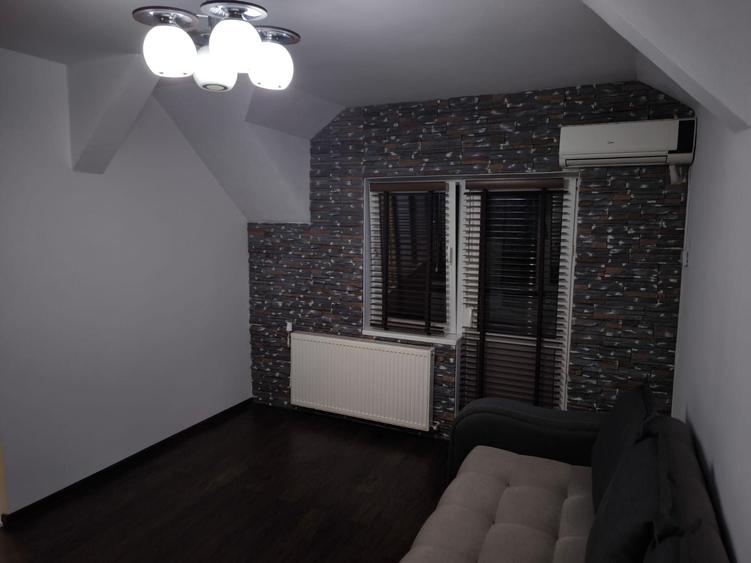 Apartament cu 3 camere semidecomandat în Lazaret