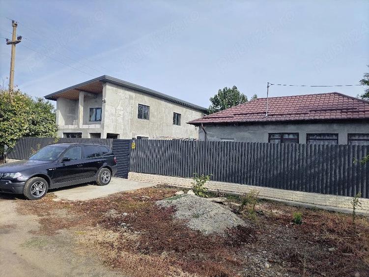 Casă cu 6 camere cu Teren 1000 Mp în Turnu Măgurele