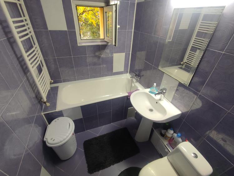 Apartament cu 2 camere decomandat, mobilat în Nicolina
