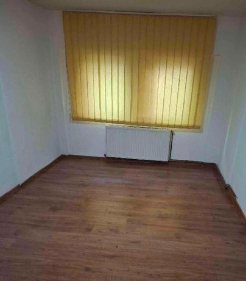 Apartament cu 3 camere decomandat în Steaua