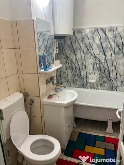 Garsonieră decomandată în Central