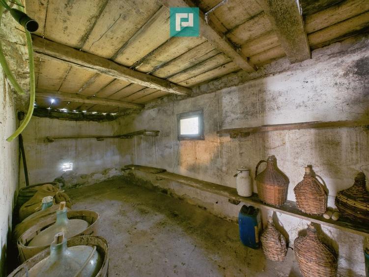 Casă individuală cu 2 camere cu Teren 24270 Mp în Măgulicea