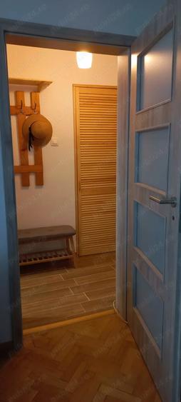 Apartament cu 2 camere semidecomandat în P-ța Victoriei