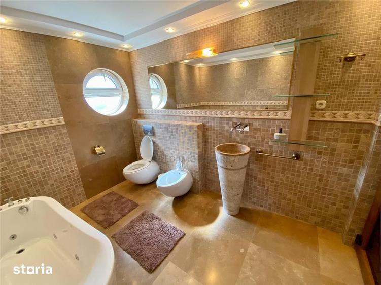 Casă cu 4 camere cu Teren 1750 Mp în Orașul Vechi