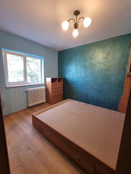 Apartament cu 3 camere decomandat în Metalurgie