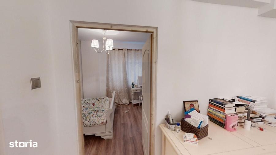 Apartament cu 3 camere semidecomandat în Brezoianu