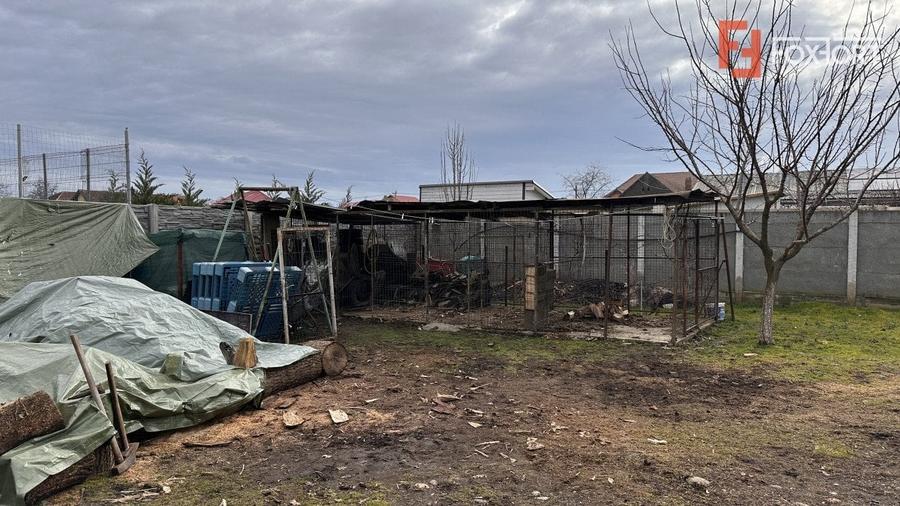 Casă individuală cu 6 camere cu Teren 1094 Mp în Moșnița Veche