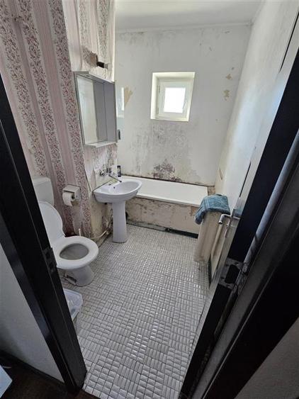 Apartament cu 3 camere decomandat în Buzaului