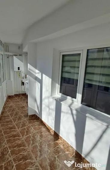 Apartament cu 3 camere decomandat în Micro 17