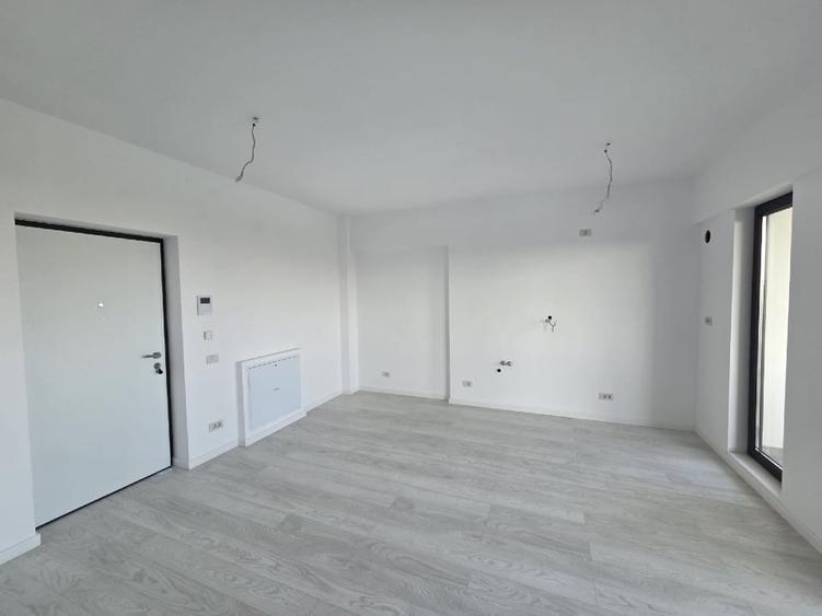 Apartament cu 2 camere semidecomandat în Fundeni