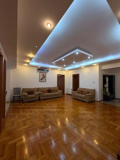 Apartament cu 3 camere, mobilat în Șoseaua Nordului