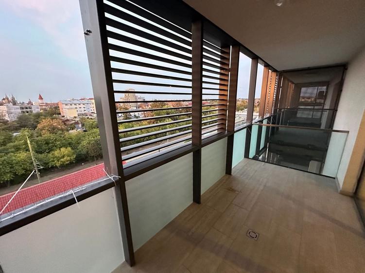 Apartament cu 3 camere decomandat, mobilat în Central