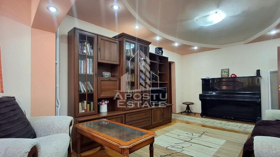 Apartament cu 2 camere semidecomandat, mobilat în Boul Roșu